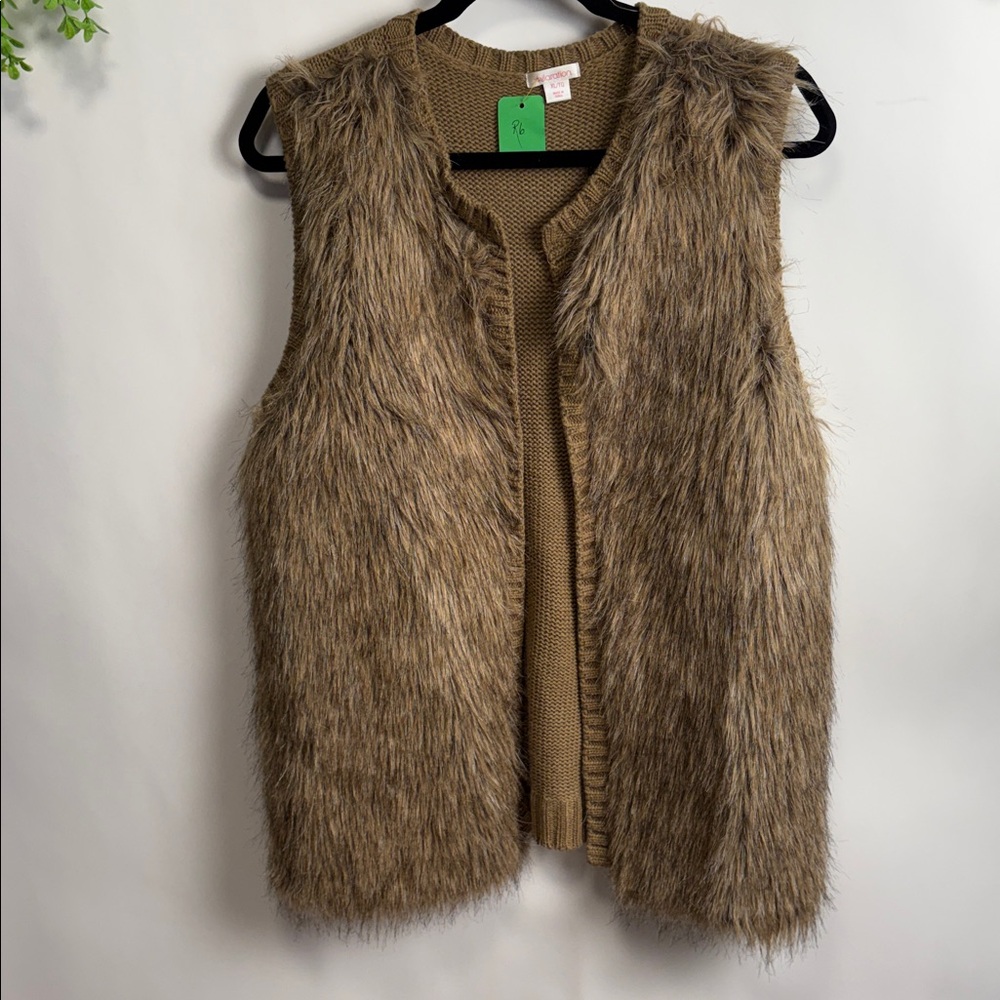 Faux fur and knit vest. Brand Xhilaration. Size XL